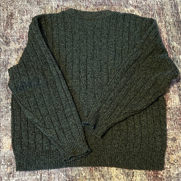Orvis Men's Dark Green Sweater with Black Suede Patches - Picture 7 of 7